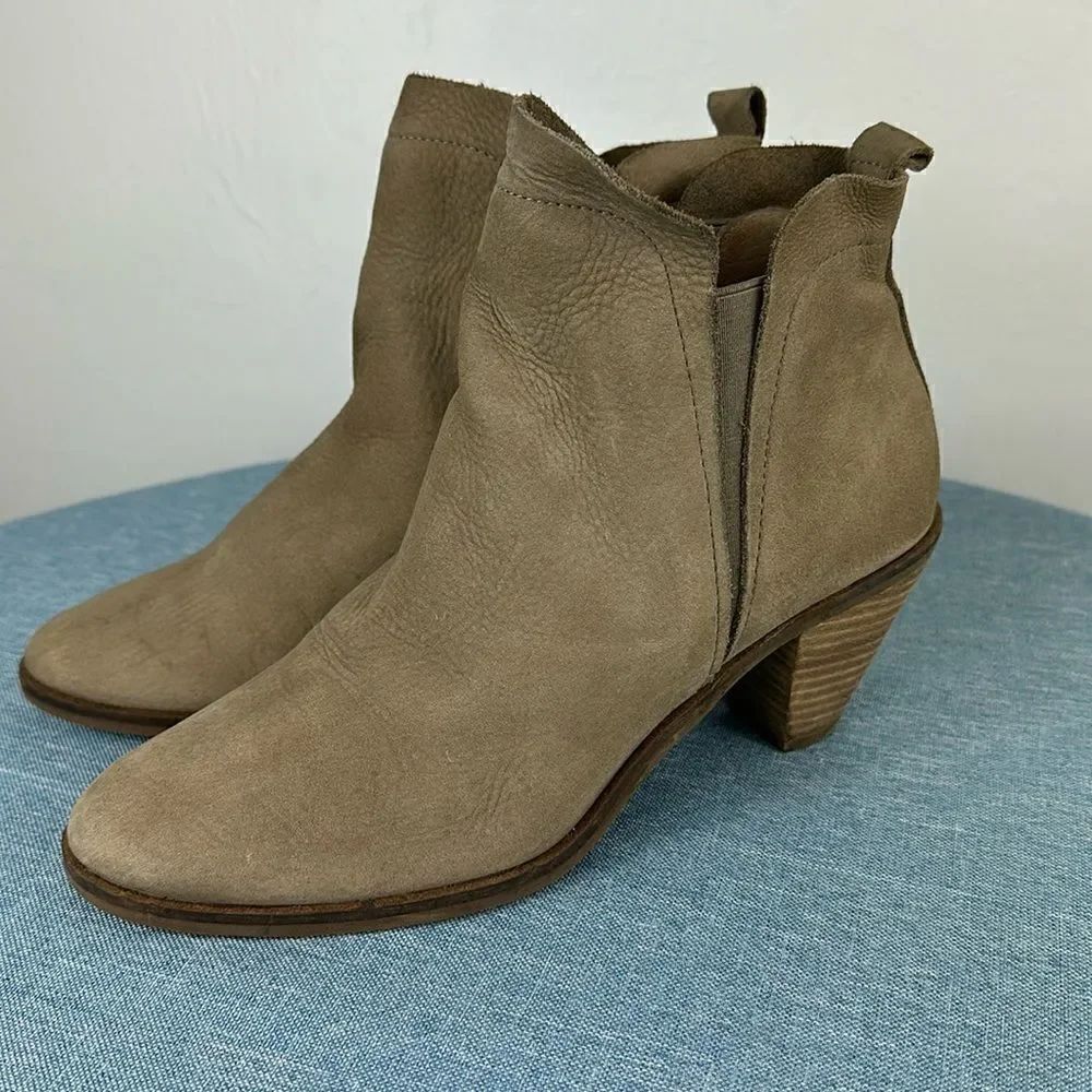 Lucky Brand Jana Taupe Leather Ankle Boots Size 8 M